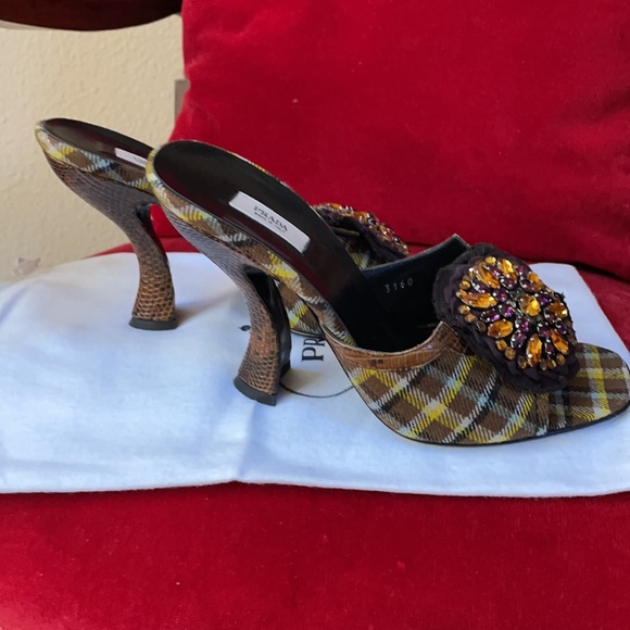 Almost new Prada Sandler with crystal - Picture 3 of 7